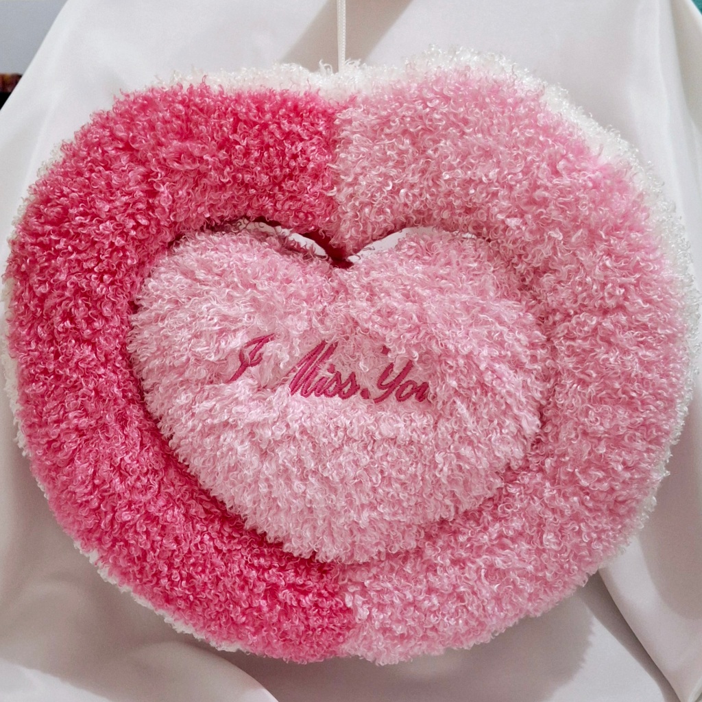 Bantal I Love You Bulu Warna Pink