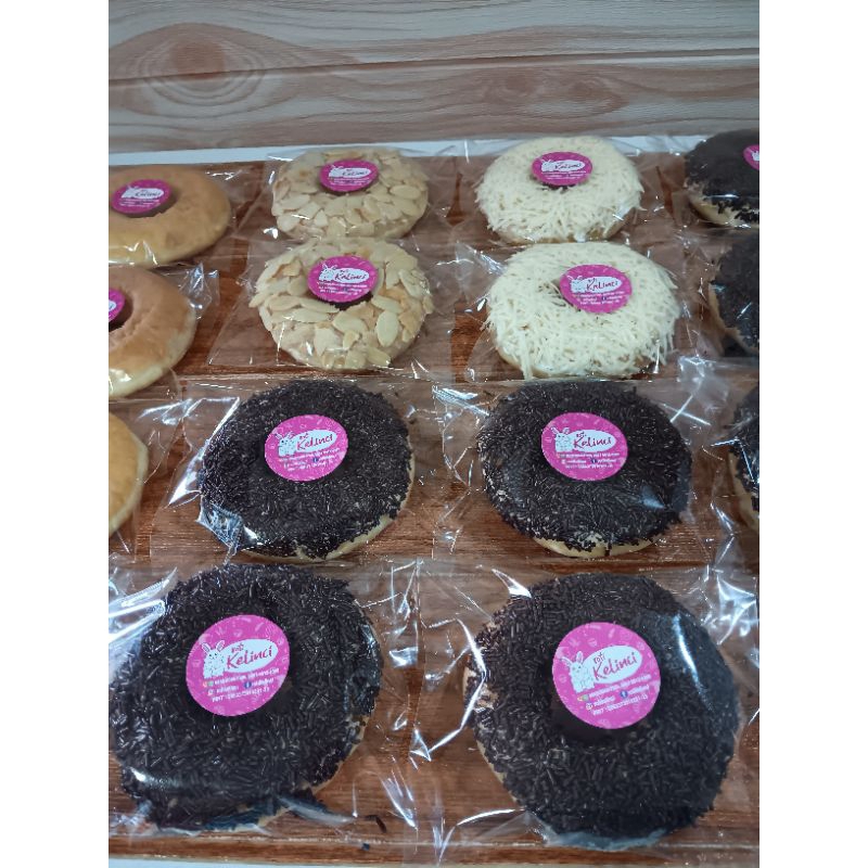 

[1 box isi 6 pcs] Donat kentang toping