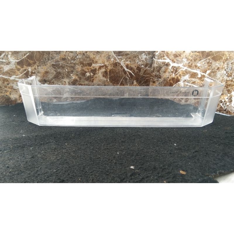 Rak kulkas sanken 1 pintu dan 2 pintu rak botol bagian bawah Kulkas Sanken 1 pintu dan 2 pintu