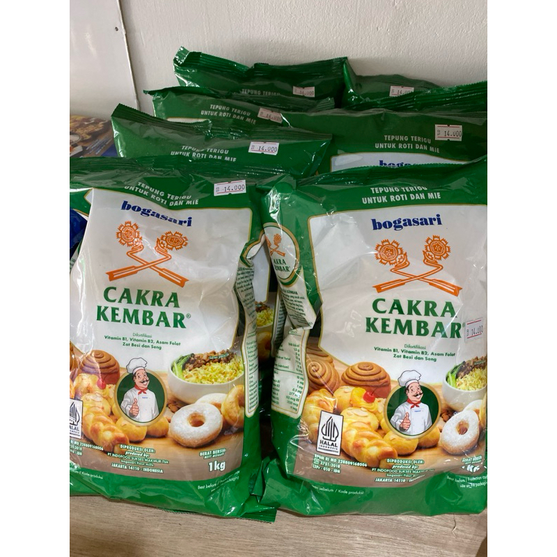 

Tepung terigu cakra kembar 1kg
