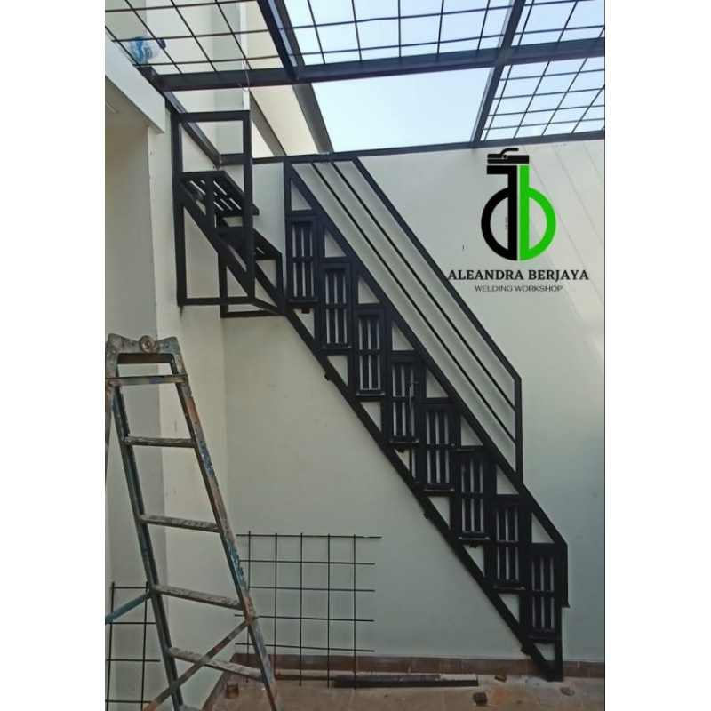 Tangga lipat dinding /tangga rebah lipat/tangga lipat minimalis