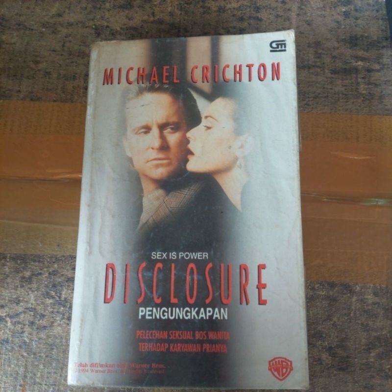 Michael Crichton  (Disclosure)