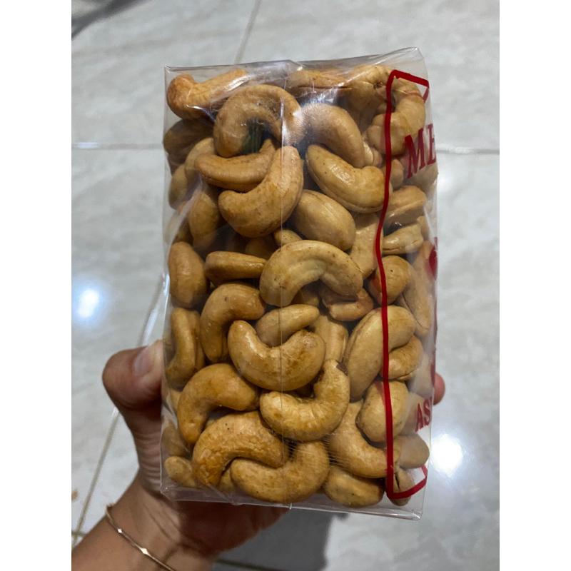 

KACANG METE GORENG SUPER ASLI WONOGIRI