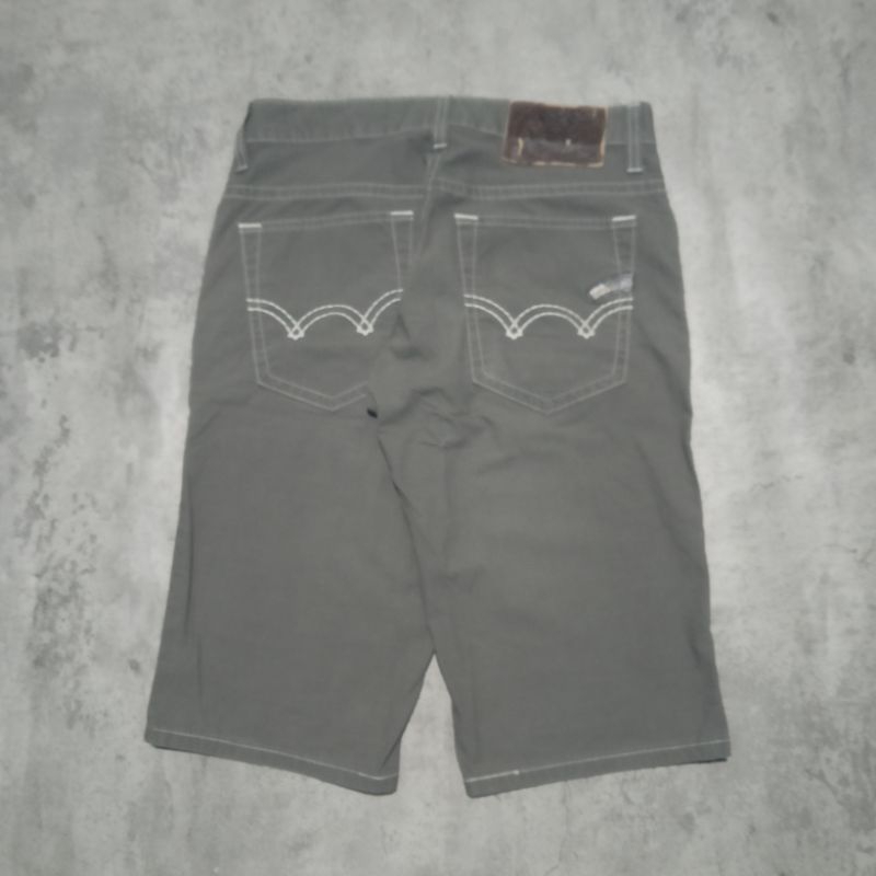 celana pendek jeans denim 3/4 pria  Edwin abu