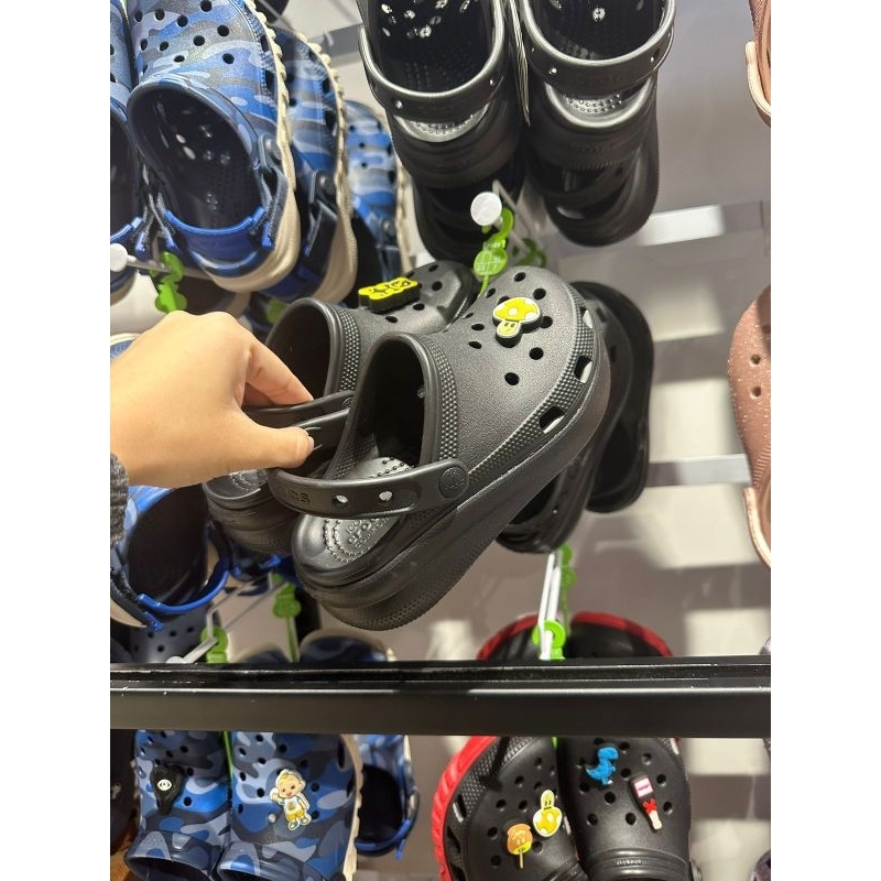 pengiriman 16 agustus VIA HANDCARRY DAN CARGO  crocs crush clog cutie kids dari crocs singapore, ada