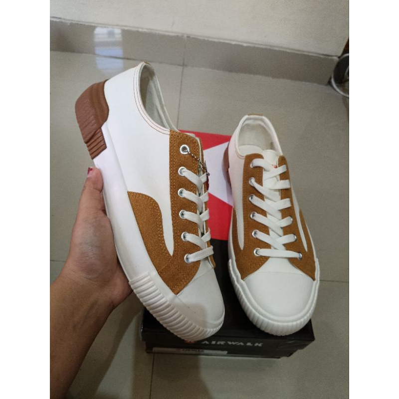 44 sports station big sale airwalk turner white