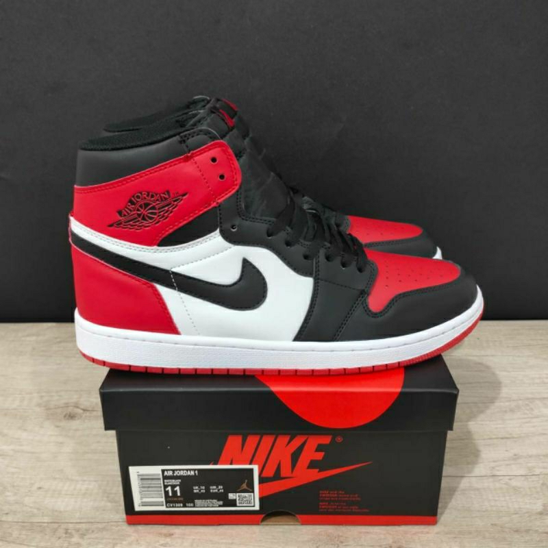 Sepatu Basket Nike Air Jordan 1 Retro Bred Toe