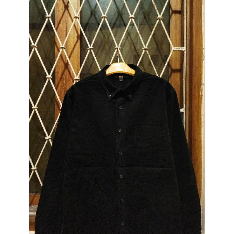 kemeja corduroy uniqlo hitam kasual pria L