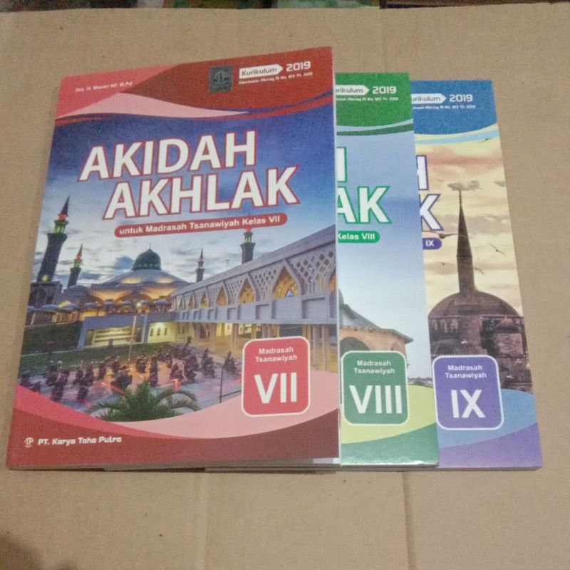 Buku Aqidah Akhlak MTs Kelas 7,8,9 Kurikulum 2019(Toha Putra)