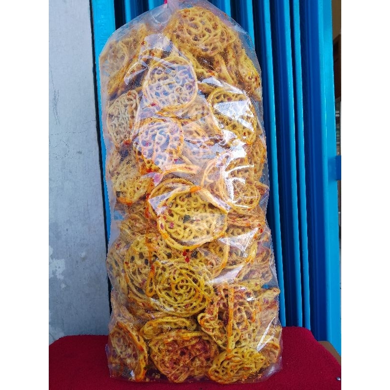 

krupuk mie pedas