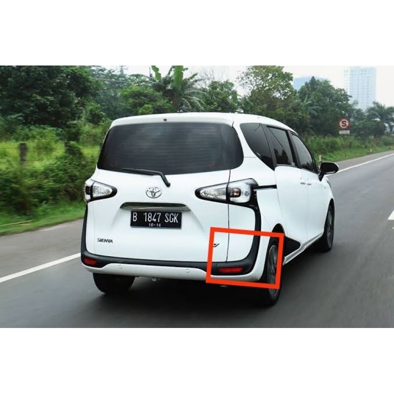 Cover Garnish Reflektor Bemper Belakang Sienta Original Toyota