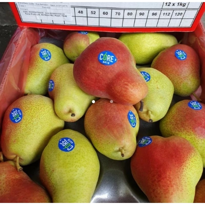 

buah pear forelle fresh 1 kg / buah pir forelle 1 kg