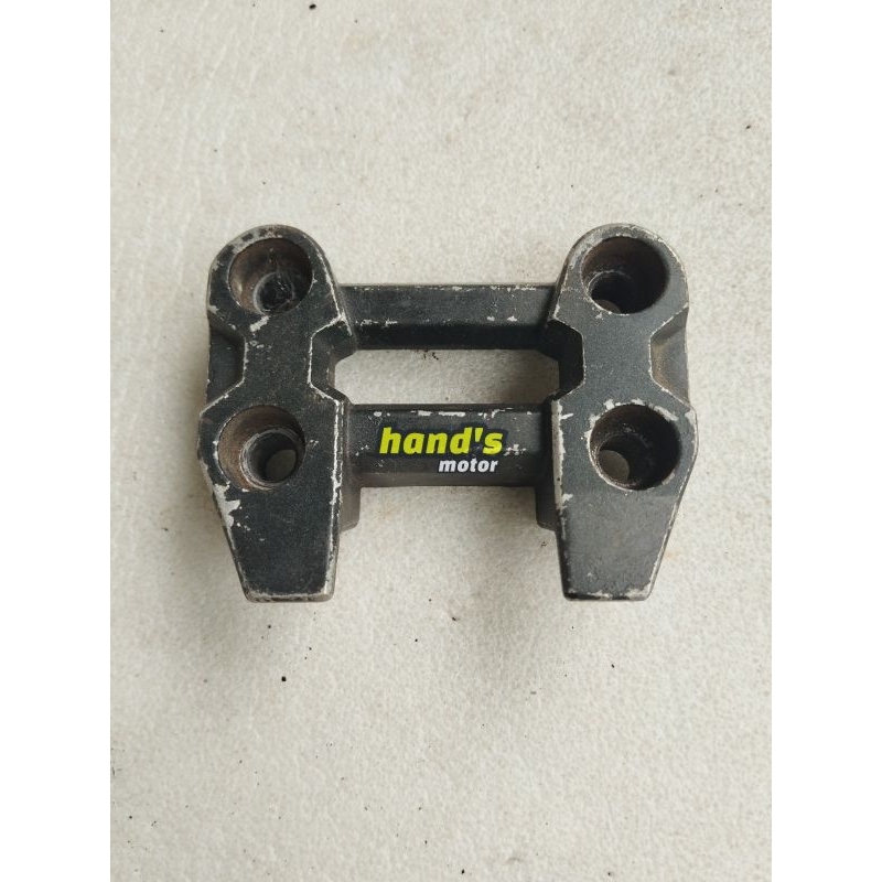 Raiser penguci stang stir tengah Honda Beat Street Original copotan motor