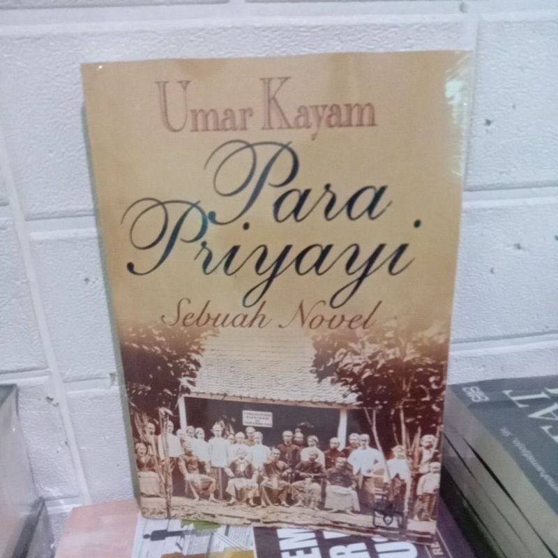 BUKU PARA PRIYAYI - UMAR KATAM