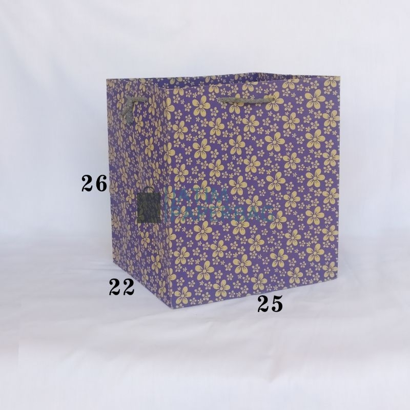 

Paper bag R10 BENTO NASI KOTAK All Motif Uk 25x22x26 Tas Nasi Kotak / Tas Kado Pernikahan / Asul Asul / Hajatan