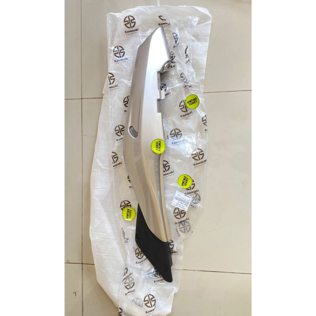 COVER BODY BELAKANG NINJA RR OLD SILVER cover body ninja rr zx silver body ninja rr old zx silver or