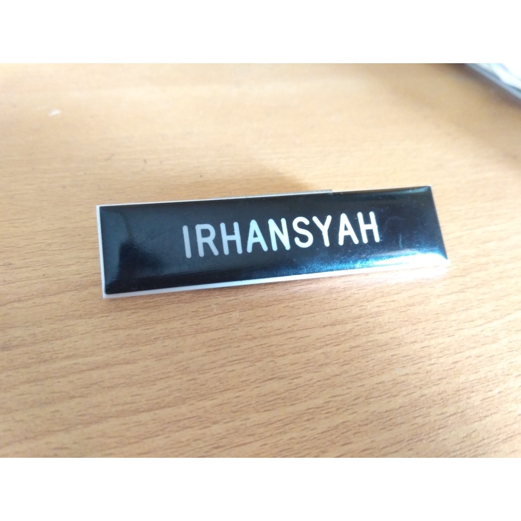 

KODE N4S Name Tag l Papan Nama Dada l Magnet Peniti Resin