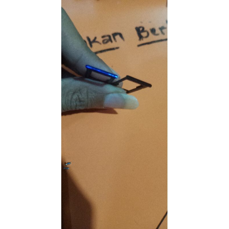 slot simcard realme 3 bekas original warna biru dan hitam