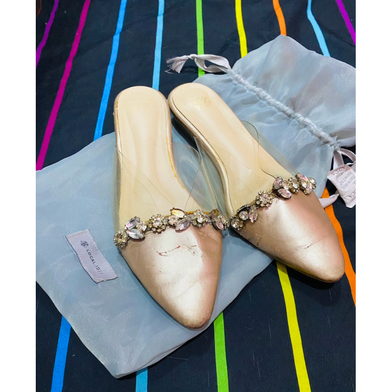 (Preloved) Sendal Local.id/ sendal