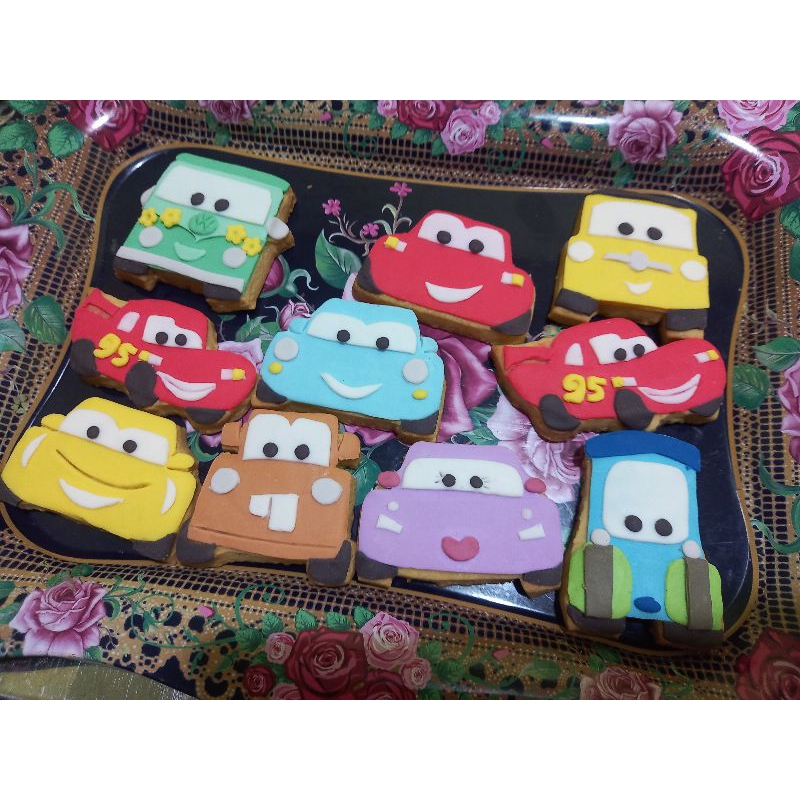 

cookies cars / lightning mcqueen