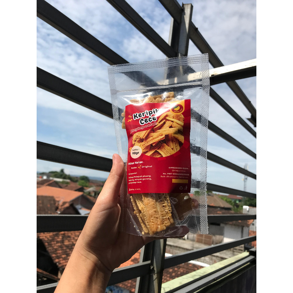 

KERIPIK GEDEBOG // Keripik PELEPAH PISANG 90gr RASA PEDAS