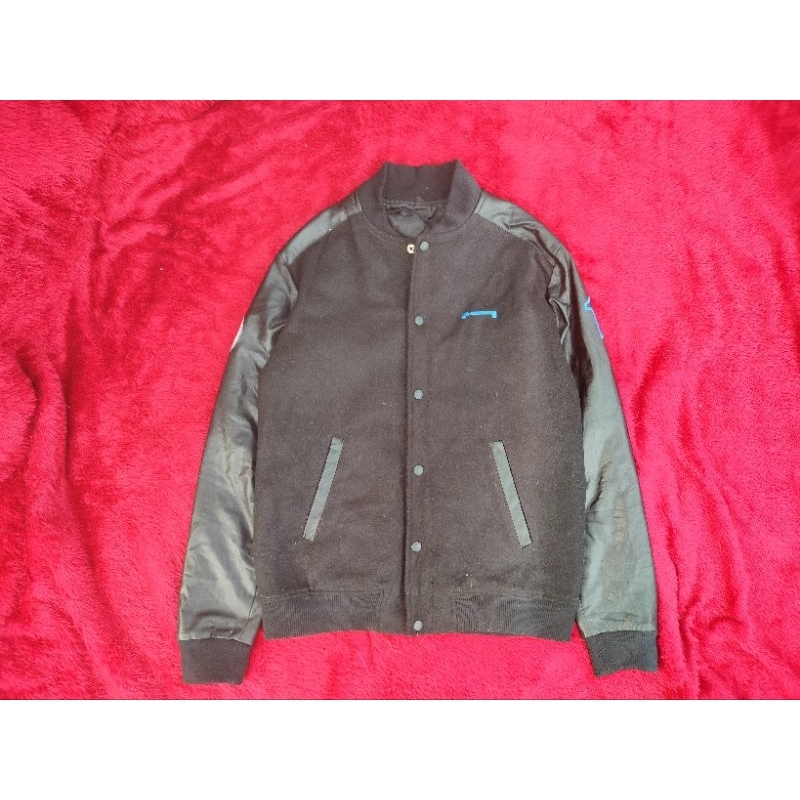 jaket varsity university