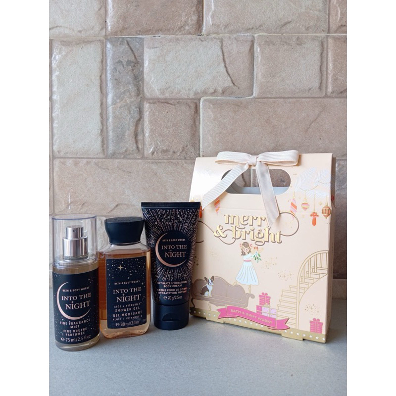 BBW BATH AND BODY WORKS GIFT SET TRAVEL SIZE INTO THE NIGHT/ A THOUSAND WISHES / WINTER CANDLE APPLE