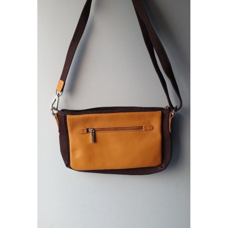 DYA Dhairya sling bag warna coffee