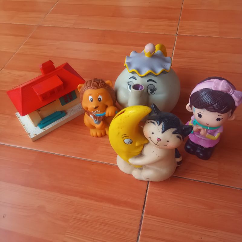 coin bank karakter/celengan karakter