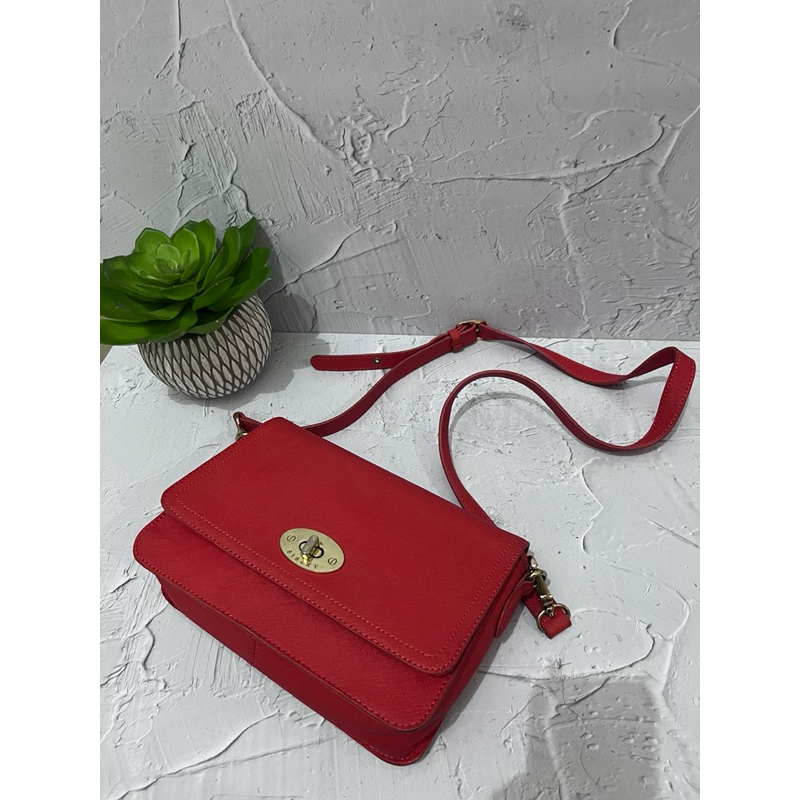 Sling Bag Sisley Merah
