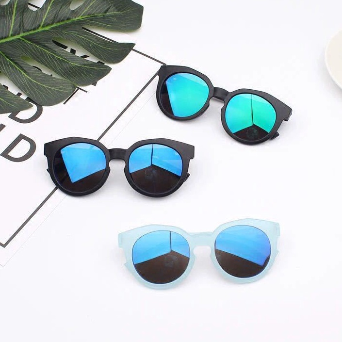 Ready Hemat  Sunglasses Kacamata Anak Kecil Laki Laki Lensa Kaca Hitam Gaya Keren Cowok Perempuan UV