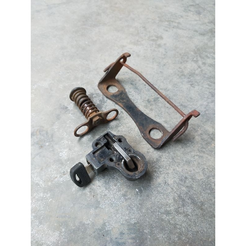 Engsel Sadel GL100 Original Bekas / Engsel Jok GL100 / Engsel Jog GL100 / Sadel GL100 Original