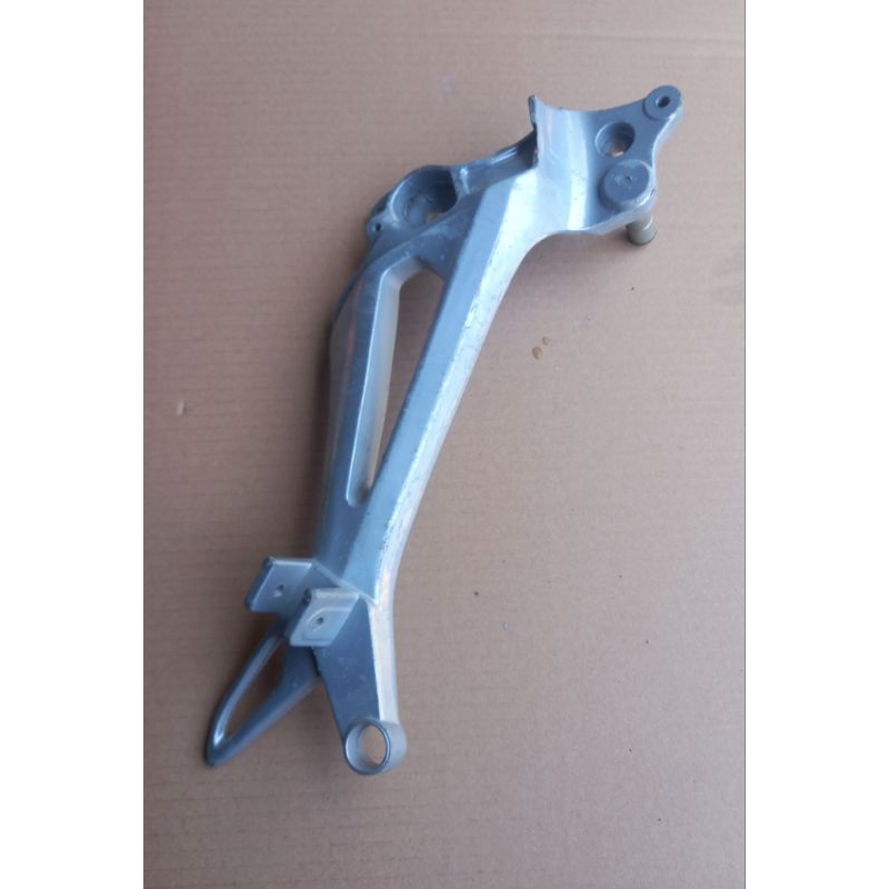 footstep postep kanan Supra 125 dd / Supra 125 cakram