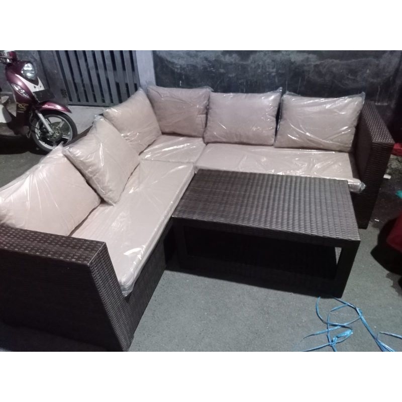 Sofa Sudut Rotan Sintetis