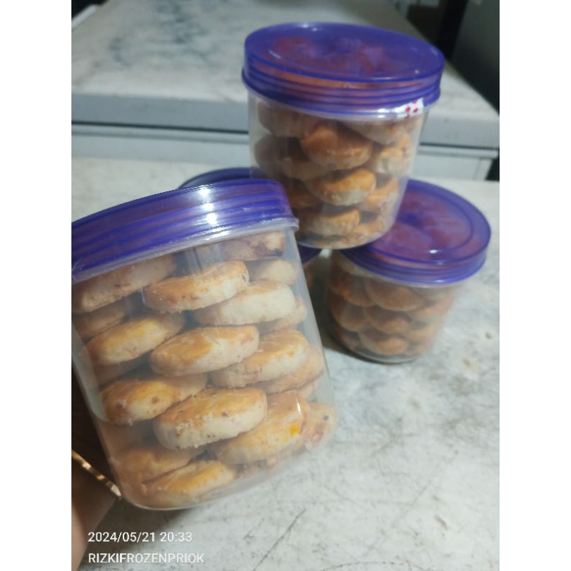 

Kue kacang asli jember/kucang toples 600gram