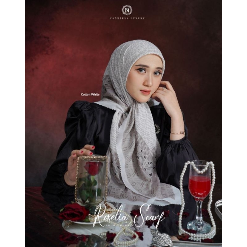 ROXELIA SCARF BY NADHEERA LUXURY// HIJAB NADHEERA// HIJAB NADHEERA// HIJAB MOTIF // HIJAB VOAL