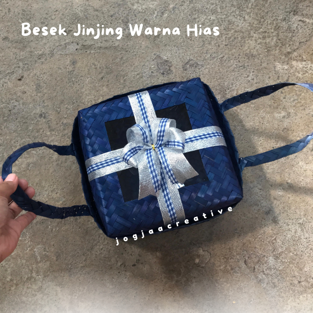 

BESEK JINJING WARNA HIAS DENGAN MIKA & PITA BERBAGAI UKURAN/ besek murah / besek cangking / besek bambu / besek jogja