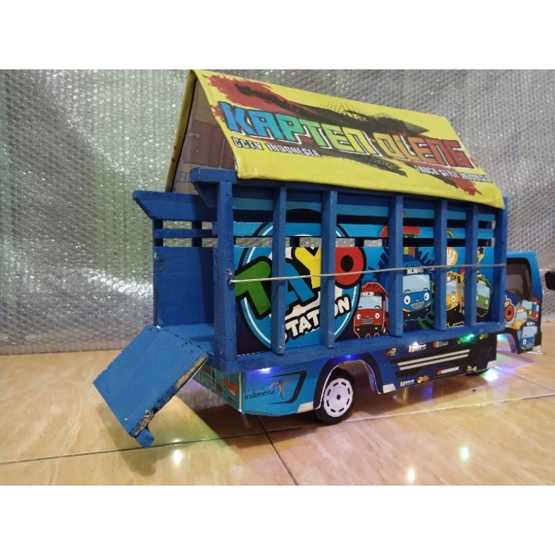 Truk oleng kayu jumbo motif tayo mainan anak anak