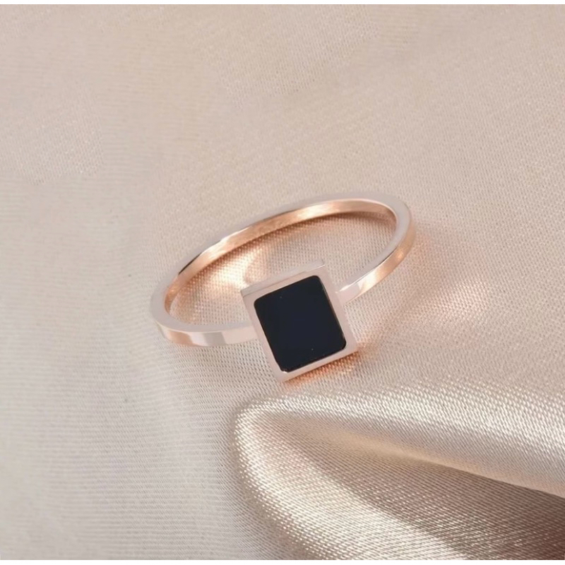 HAZEL - Cincin Wanita Batu Persegi Hitam