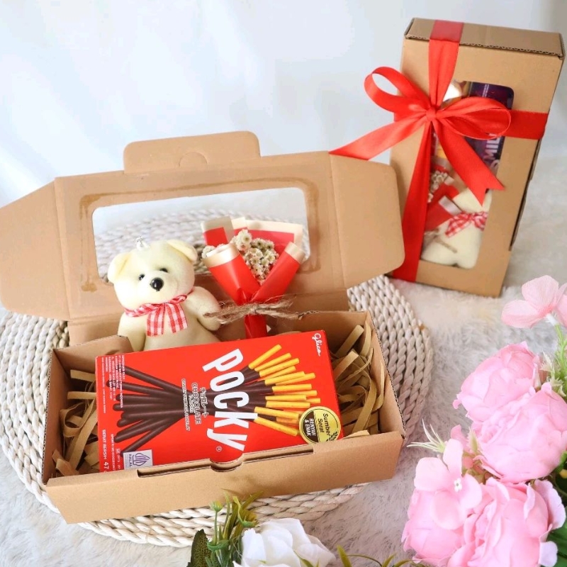 

Mini Kado Ultah | Souvenir Ulang Tahun | Hampers Snack | Gift Box Wisuda Pacar Valentine