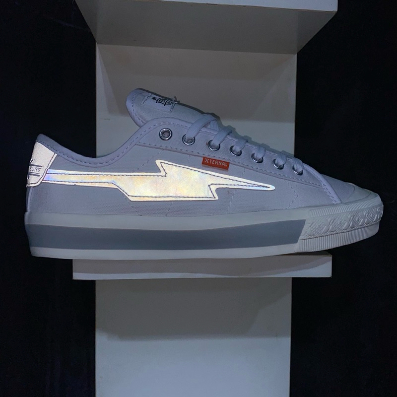 SEPATU XTERNAL PUTIH REFLECTIVE