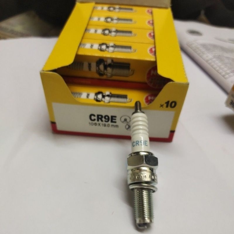Busi motor NGK ORI CR9E untuk motor Vixion, Byson, dll
