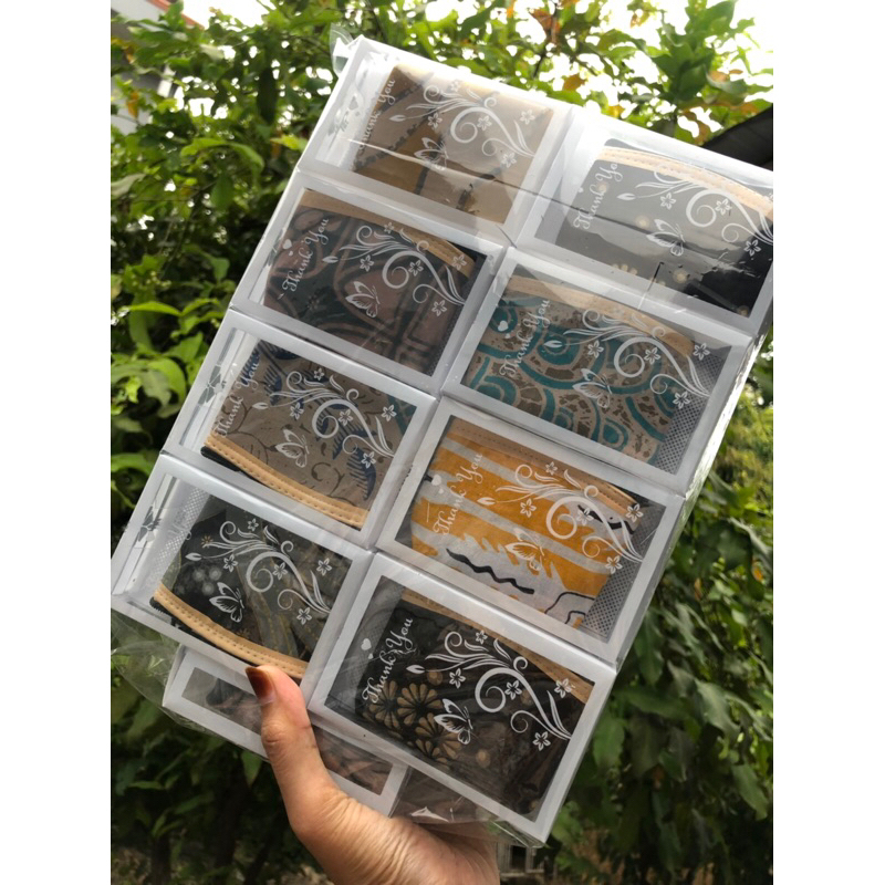 SOUVENIR PERNIKAHAN (isi 50pcs) DOMPET KOIN BATIK KEMAS MIKA POUCH BATIK FREE KEMAS MIKA