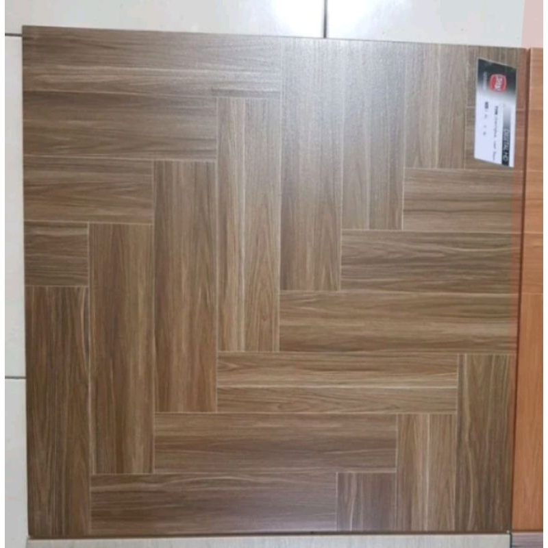 keramik ubin lantai ukuran 60x60 teras motif kayu matt hering brown mass