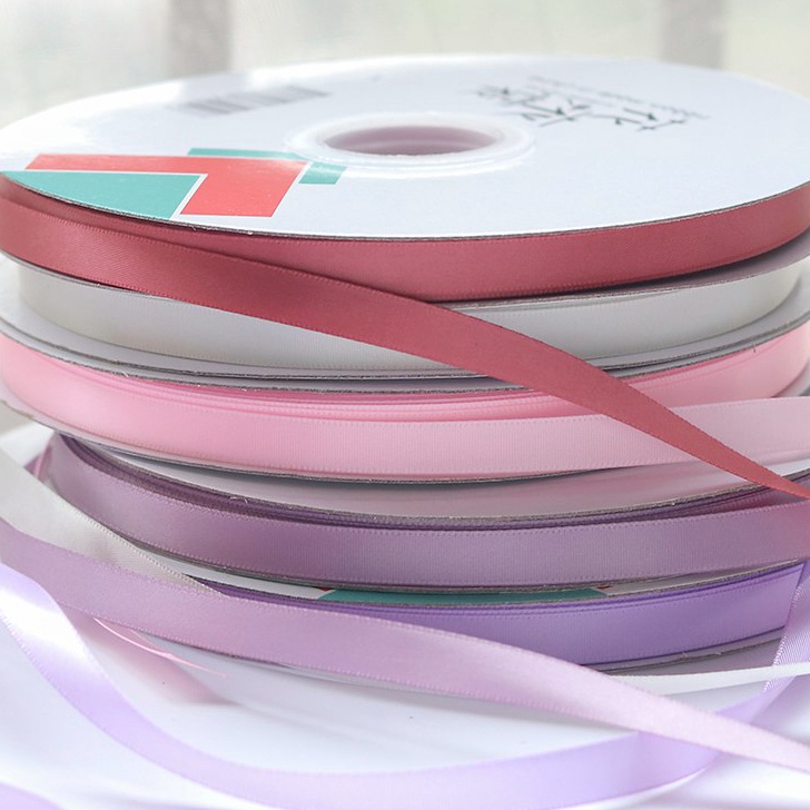 

Harga Deal 8 Yard Pita Satin 1cm Sinowrap