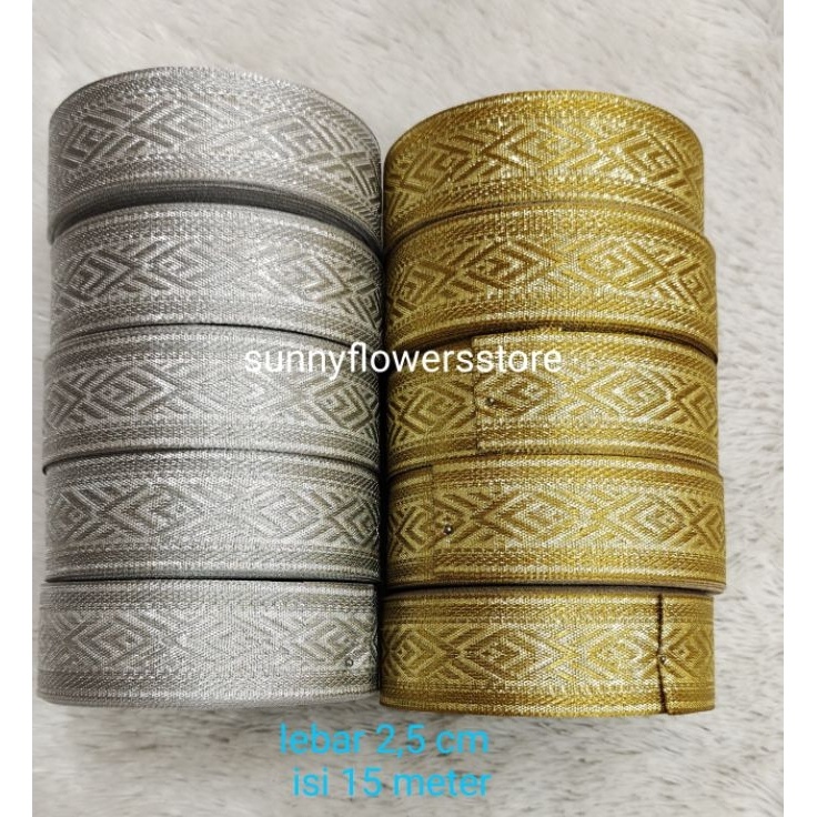 

Diskon Harian pita India bordir gold silver lebar 2 5 cm isi 17 yard
