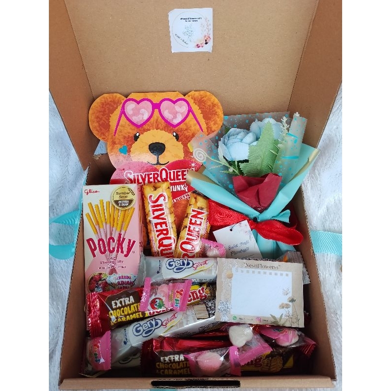 

Gift Box/ hampers Snack coklat