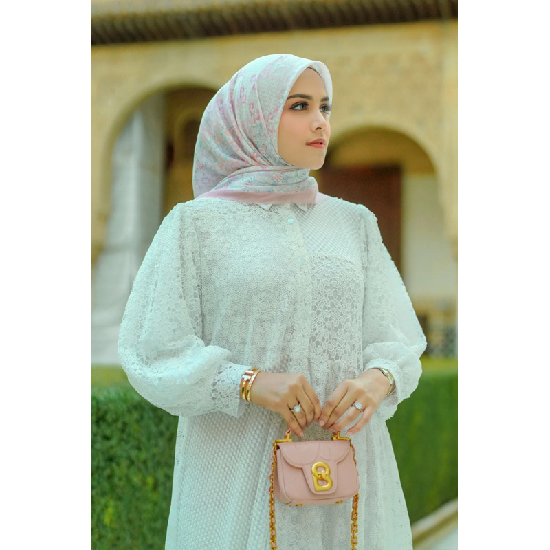 Buttonscarves The Granada Square - White Pink | ADA SHOPEE VIDEO