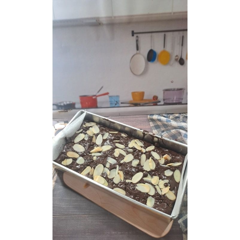 

beli 1 gratis 1 fudgy brownis ukuran 20x10