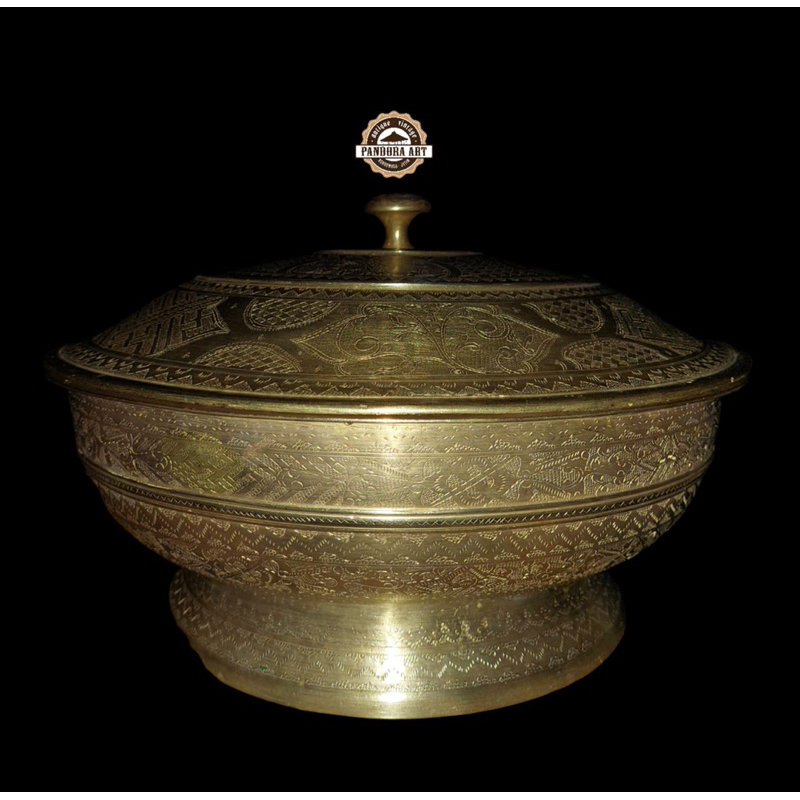 Bokor tutup / abun kuningan UKIR kuno PALEMBANG / BANJAR ( Bt - 4 )